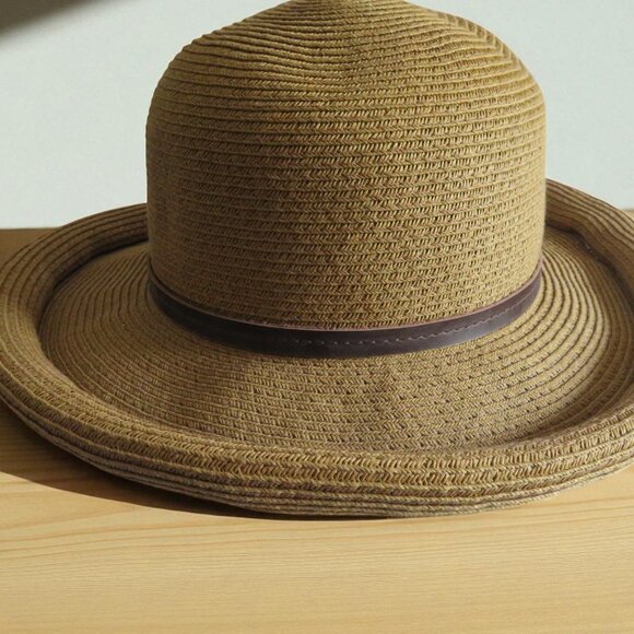 Nine West - Summer Hat with Brown Trim & Rolled Brim, EUC - Picture 4 of 13
